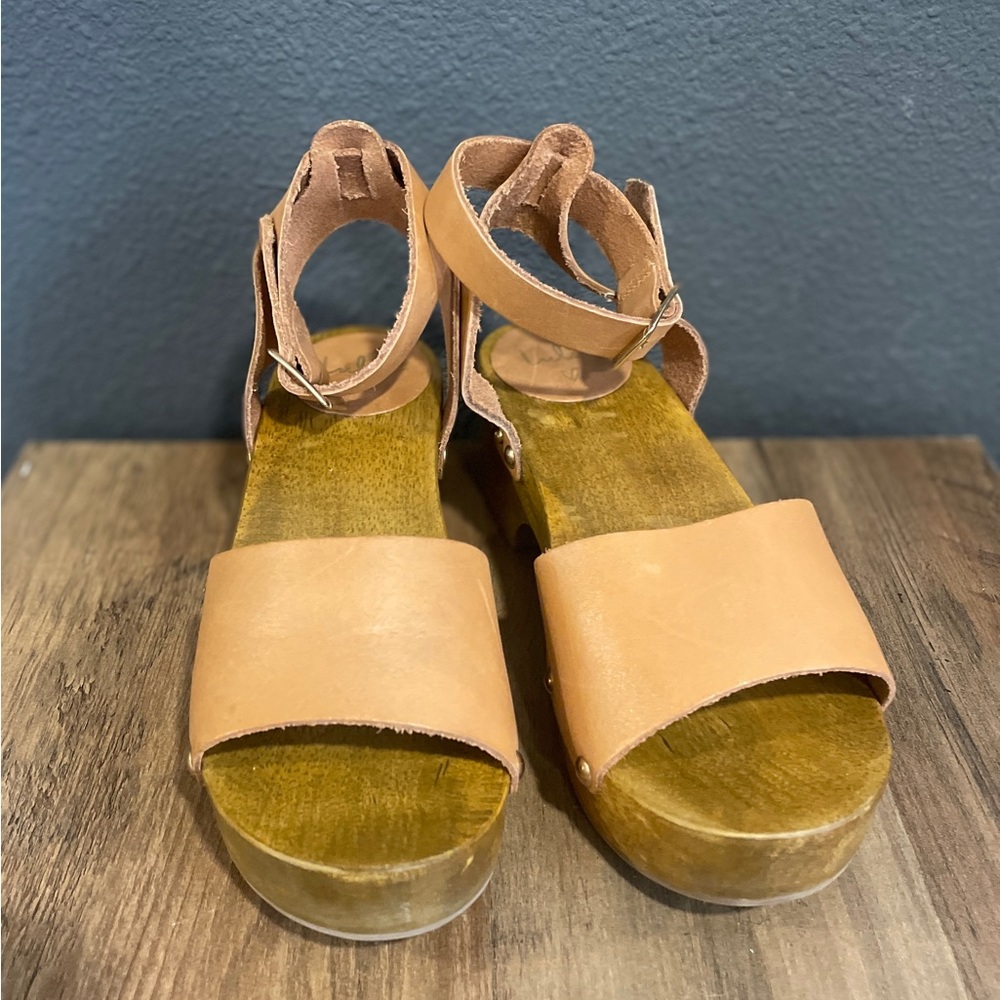 Lulus Wood Platform Sandals
